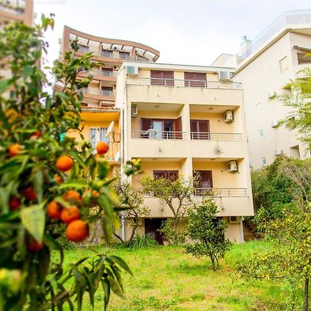 Guest House Mandarina Budva Exteriör bild