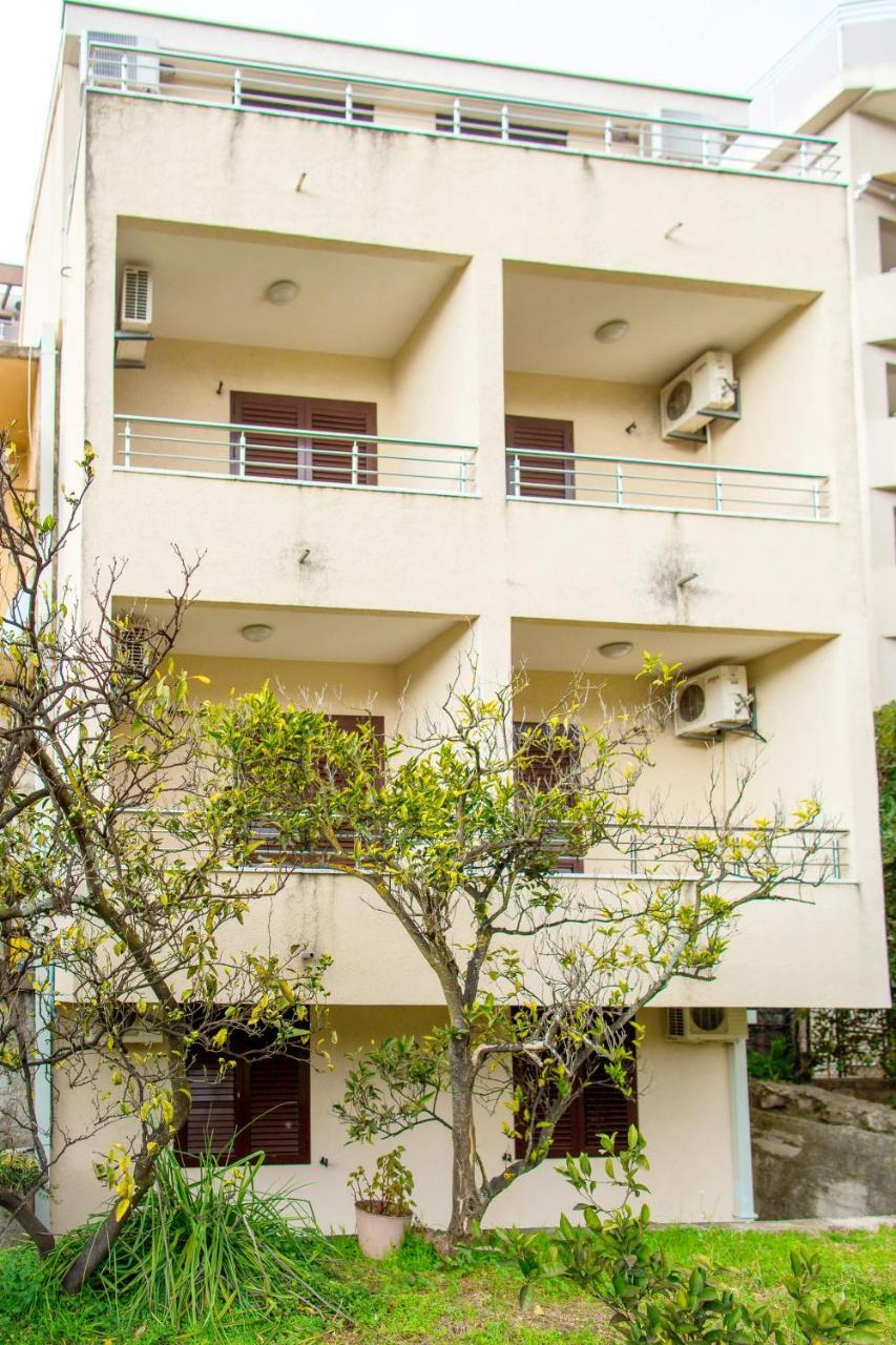 Guest House Mandarina Budva Exteriör bild