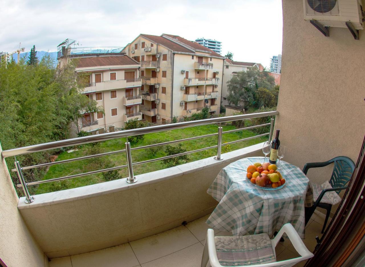 Guest House Mandarina Budva Exteriör bild